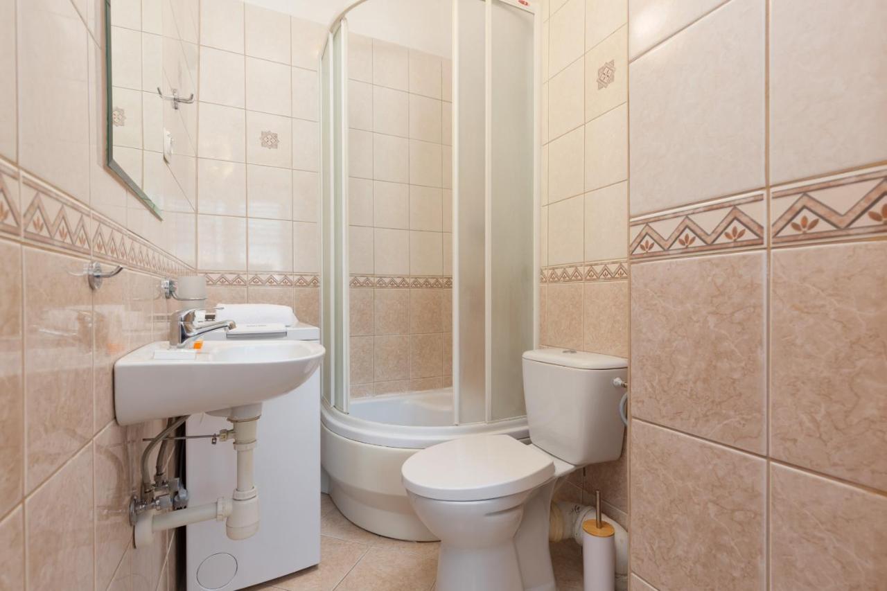 Metro Politechnika Studio Konstytucji By Renters Apartment Warsaw Luaran gambar